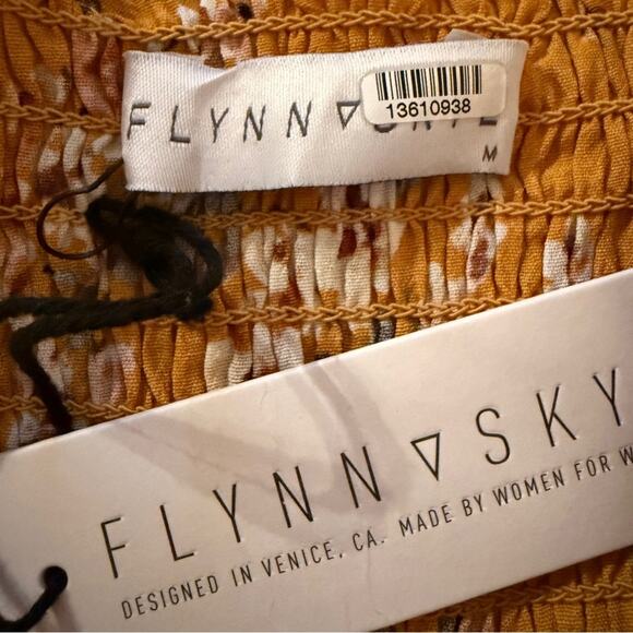 RTR Flynn‎ Skye Justine Mustard Yellow Floral Puff Sleeve Romper Sz M NEW - Picture 7 of 11